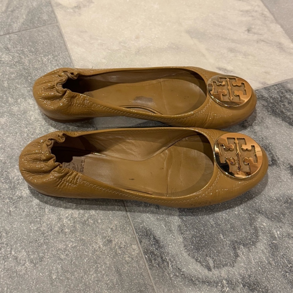 Tory Burch Reva Ballet Flats Brown Patent Gold T Logo Hardware size 9.5